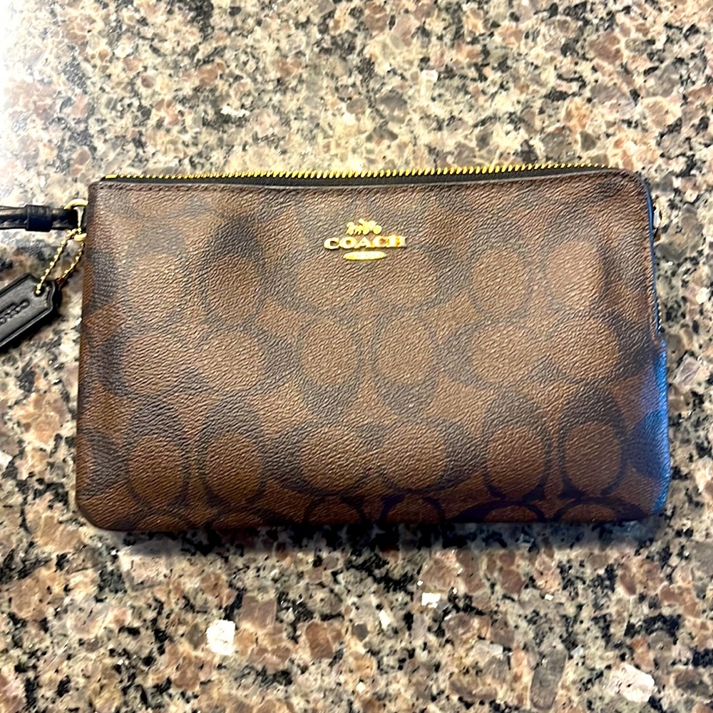 Coach Women’s Wallet/ Wrist carry All